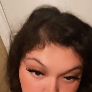 Meet your Posher, Perla